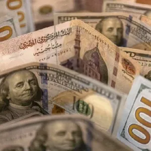 "باركليز": البنك المركزي المصري يحكم إدارته لسعر صرف الجنيه