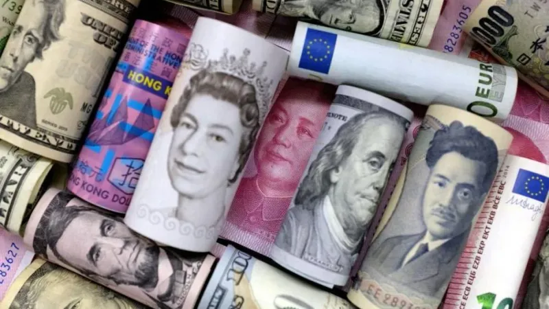 الإسترليني واليورو يصعدان بدعم من تراجع الدولار