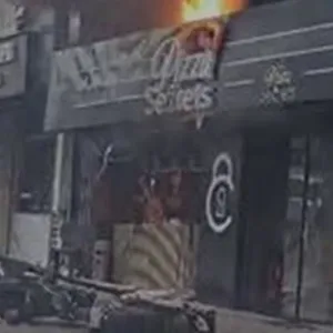 بالفيديو - حريق كبير في مطعم في بيروت