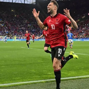 منتخب ألبانيا يدخل تاريخ كأس أمم أوروبا بأسرع هدف في تاريخ المسابقة