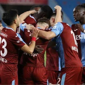 بدون تريزيجيه.. طرابزون سبور يفوز على إسطنبول باشاك شهير في الدوري التركي