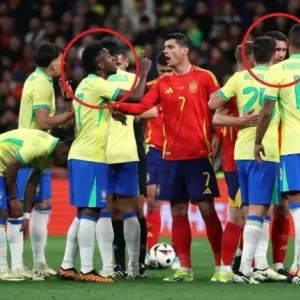 لاعب النصر "لابورت" يعلق على بكاء مهاجم البرازيل "فينيسيوس"!