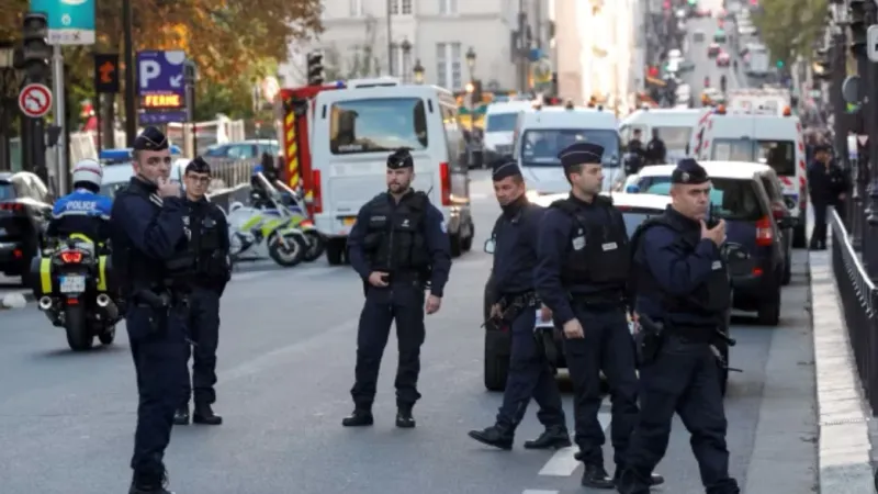 فرنسا تنشر مزيداً من أفراد الشرطة بعد انتخابات الأحد