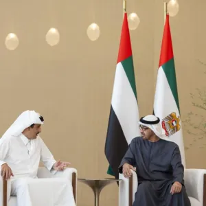 محمد بن زايد وأمير قطر يبحثان العلاقات الأخوية ومقترحات الرئيس الأمريكي بشأن الأزمة في غزة
