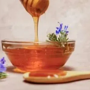لو عندك دور برد أو كحة.. هل يمكن للعسل أن يساعد فى تخفيف السعال؟