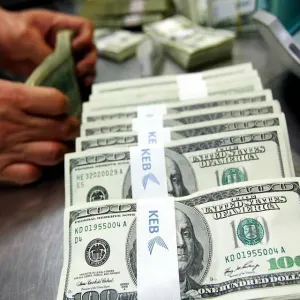تحويلات الوافدين بالسعودية تتراجع إلى 2.78 مليار دولار في يناير