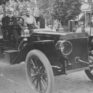 قصة صورة رجل وزوجته في سيارة تعتبر "الفشل الأول" لهنري فورد قبل النجاح الكبير