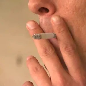 دراسة: السجائر الالكترونية تزيد من خطر التعرض للمعادن السامة في مرحلة المراهقة