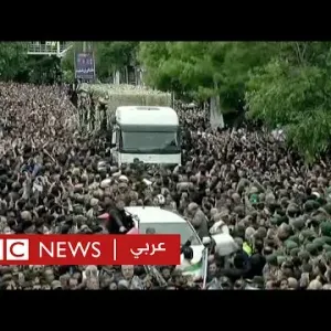 إبرهيم رئيسي: الإيرانيون يتجمعون حول توابيت ضحايا حادث الطائرة | بي بي سي نيوز عربي