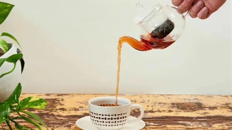 خبيرة تغذية تبرئ الشاي من مرض شهير