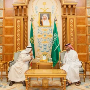 ولي العهد يلتقي أمير الكويت ويستعرضان العلاقات الأخوية بين البلدين وتطويرها بمختلف المجالات