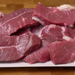 انخفاض طفيف بأسعار اللحوم اليوم في الأسواق .. «اعرف البلدي بكام»