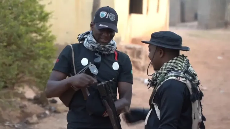 فيديو. 
            
    			بلدات شمال شرق نيجيريا تشكل وحدات حماية من الأهالي ضد العصابات