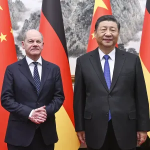 بعد أيام من زيارة شولتس إلى بكين.. ألمانيا تعتقل ثلاثة مواطنين بتهمة التجسس لصالح الصين