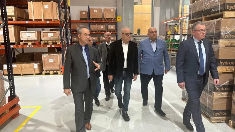 وزير الإسكان يزور مصنع شركة "Hydroo" الأسبانية لبحث تصنيع منتجات الشركة محليا
