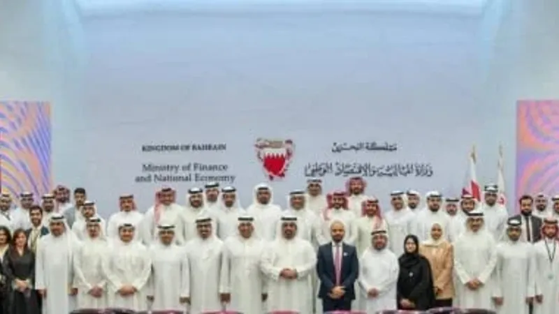 وزير المالية يلتقي منتسبي الوزارة المشاركين في تنظيم القمة العربية في دورتها الثالثة والثلاثين