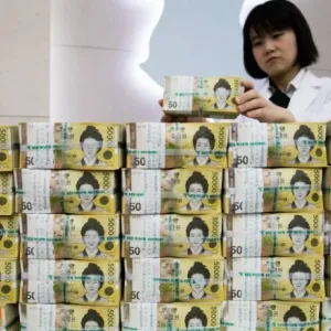 محافظ بنك كوريا المركزي: سعر صرف الوون أمام الدولار قد يستقر إذا لم يتصاعد الصراع في الشرق الأوسط