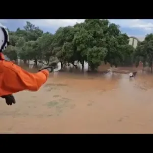 ارتفاع عدد قتلى الفيضانات في البرازيل إلى 60 شخصًا