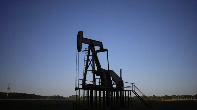 توقعات تراجع العرض تقود أسعار النفط للارتفاع