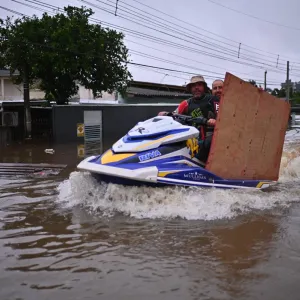 استمرار الفيضانات المدمّرة في جنوب البرازيل مع تجدّد هطول الأمطار
