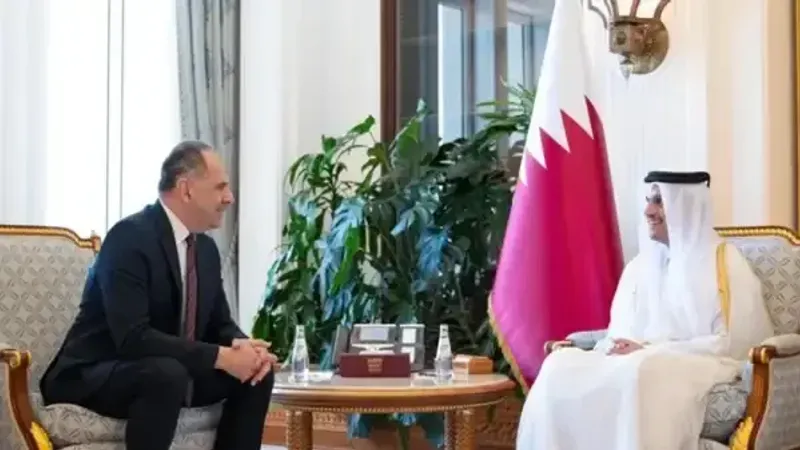 قطر واليونان تبحثان سبل خفض التصعيد بالمنطقة وإنهاء حرب غزة
