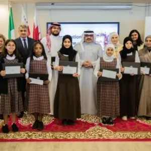 وزير التربية والتعليم يكرّم الطلبة الفائزين بالمسابقة الفنية للكلية الملكية للجراحين