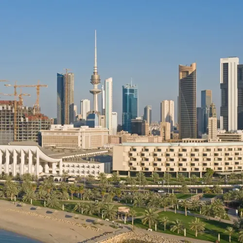 نمو القطاع الخاص غير النفطي في الكويت يتباطأ خلال أبريل