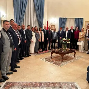 وزير الخارجية يلتقي ثلة من أفراد الجالية التونسية بالبحرين
