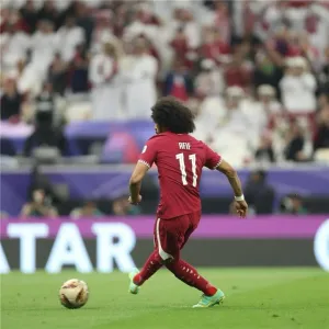 فيديو | الهاتريك.. أكرم عفيف يسجل هدف قطر الثالث أمام الأردن