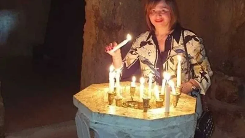 إلهام شاهين: «هولع شمعة في الكنيسة لمصر احتفالًا بعيد القيامة»