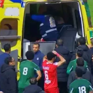 جماهير الاتحاد تحتشد أمام المستشفى للاطمئنان على لاعب فيوتشر بعد سقوطه في الملعب (صور)