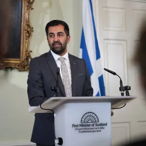 حمزة يوسف يعلن استقالته من رئاسة الحكومة الأسكوتلندية