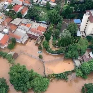 28 قتيلاً جراء فيضانات وانهيارات أرضية في إندونيسيا