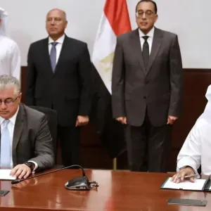 "موانئ أبوظبي" توقع اتفاقية تطوير 3 محطات سفن سياحية في مصر