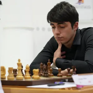 مطاردة على لقب «دولية دبي للشطرنج» بـ «نصف نقطة»