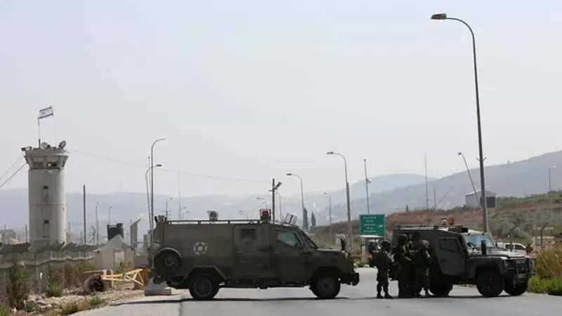 الأغوار: الاحتلال يشدد إجراءاته العسكرية على حاجزي تياسير والحمرا