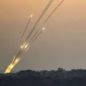 إعلام عبري: صواريخ "القسام" على "بئر السبع" تعيدنا للأيام الأولى للحرب