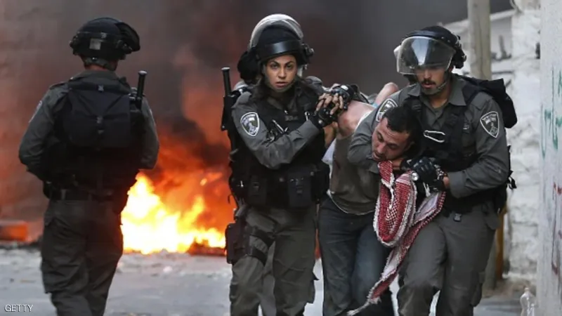 قوات الاحتلال تعتقل 6 فلسطينيين في عدة مناطق بالضفة الغربية