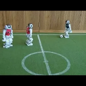 مباراة كرة قدم بين الروبوتات في معرض للذكاء الاصطناعي في جنيف
