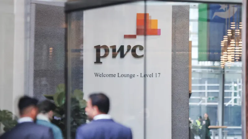 OpenAI تتعاون مع PwC لبيع ChatGPT للشركات