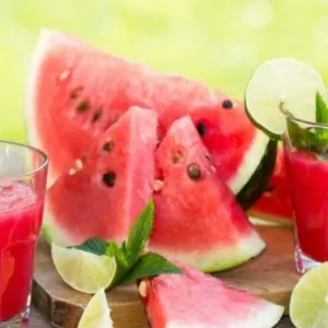فوائد تناول البطيخ في فصل الصيف.. أبرزها علاج الأمراض المزمنة