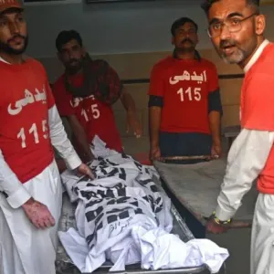 مسؤولون محليون: 17 قتيلا و41 جريحا في حادث مروري في باكستان