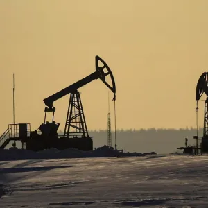 أسعار النفط تُغلق على ارتفاع طفيف عند التسوية