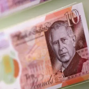 بريطانيا تبدأ تداول أول أوراق نقدية تحمل صورة الملك تشارلز