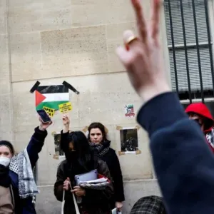 للمطالبة بوقف العدوان.. طلاب يغلقون مداخل جامعة سيانس بو في باريس