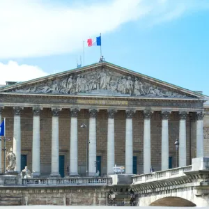 سوق الأسهم في فرنسا يسجل أسوأ أداء أسبوعي وسط حالة عدم اليقين السياسي