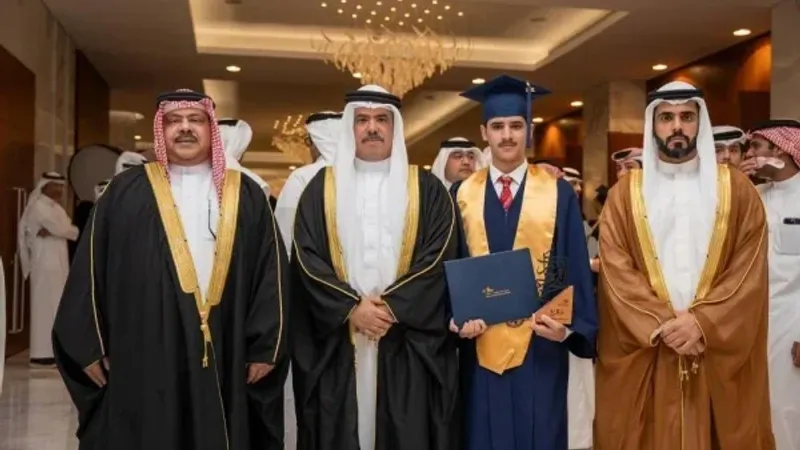 الشيخ نايف آل خليفة يحتفل بتخرّج نجله عبدالله من مدرسة حوار الدولية