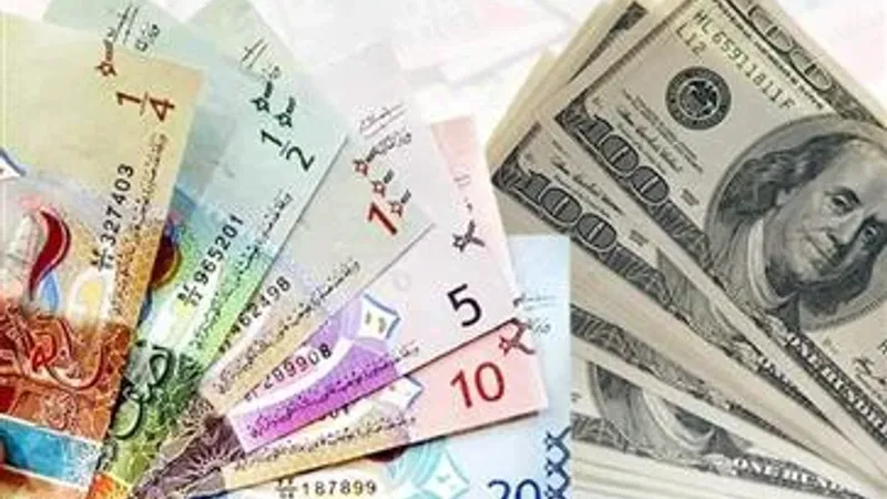 الدولار ينخفض إلى 0,307 دينار واليورو يرتفع إلى 0,329