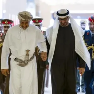 ودّعه رئيس الدولة.. سلطان عُمان يختتم زيارته للإمارات