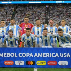 منتخب الأرجنتين يتأهل إلى نصف نهائي الكوبا